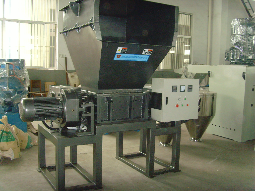 20200116025726_11277.jpg YTC2-600撕碎機3.JPG